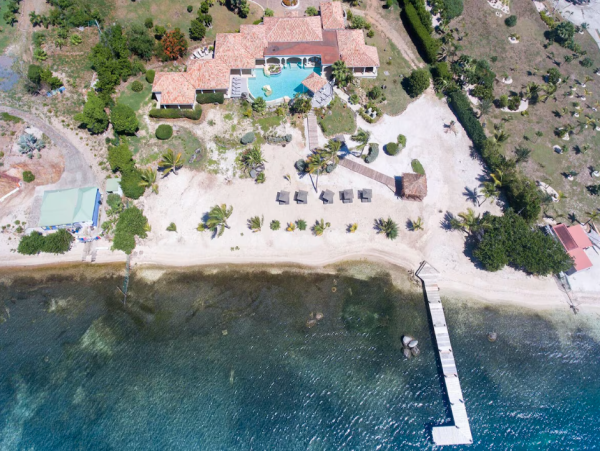 Bay Beachfront Luxury Six Bedroom Home in Saint Martin